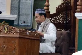 Kaum Muslim diingatkan mau bersedekah tak perlu nunggu "sugih"