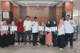 Berkontribusi pada peningkatan literasi, lima penerbit terima penghargaan dari Pemprov Sumbar