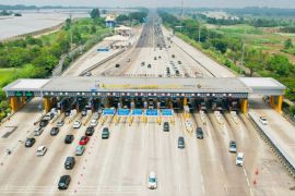 GT Cikampek Utama layani peningkatan volume kendaraan selama libur Waisak