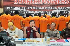 Polda Kepri tangkap dua pria bawa narkoba jenis heroin dan sabu di Batam