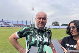 Victor Igbonefo diberi kesempatan main di dua laga terakhir Persib