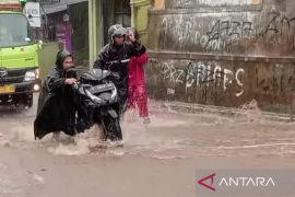 BPBD Cianjur meningkatkan pengawasan dan siagakan Retana di titik rawan