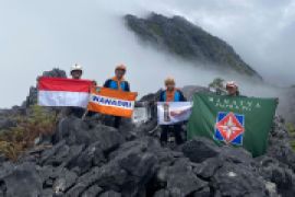 Tim ekspedisi Wanadri di Pulau Buru capai puncak Tebing Kaku Mahu