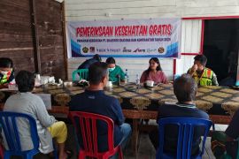 300 warga desa di Kubar ikuti pemeriksaan gratis gelaran PT BEK