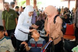 Khofifah salurkan bansos-BKK Desa senilai Rp4,76 miliar di Ponorogo