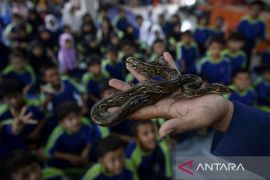Edukasi profesi pemadam kebakaran di Tangerang