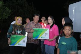 Gubernur serahkan simbolis kepesertaan BPJS Ketenagakerjaan di kegiatan bazar INTI Babel Tahun 2025