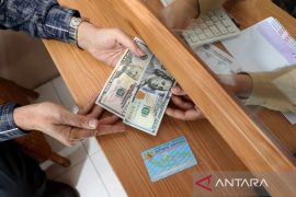 Hari ini rupiah menguat menjadi Rp16.445 per dolar AS
