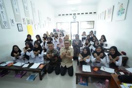 Menteri P2MI ingatkan calon pekerja migran tak terjerat pekerjaan upah murah