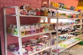 BPJPH: Produk kosmetik wajib bersertifikat halal pada Oktober 2026