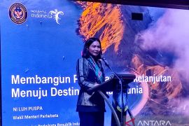 Wamenpar Ni Luh sebut sampah tantangan terberat di dunia pariwisata