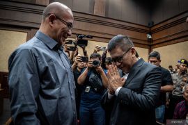 Mantan Ketua KPU Hasyim Asyari bersaksi di persidangan Hasto Kristiyanto