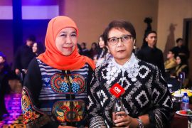 Khofifah terima penghargaan Leading Women Awards