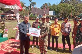 Dukung Pemerataan Pembangunan, Semen Padang Serahkan Bantuan untuk TMMD ke-124