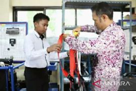 Disnakertrans Karawang dan Politeknik Bandung tingkatkan ketrampilan peserta BLK