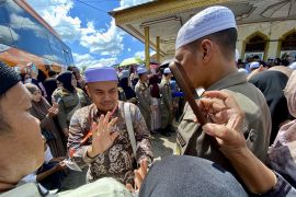 Tapin berangkatkan 135 jamaah Haji menuju tanah suci