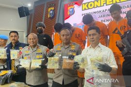 Polda Riau amankan 18 kg sabu asal Malaysia, dikendalikan terpidana buron