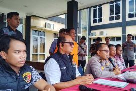 Kapolres Dharmasraya: ayah tiri pukul korban dibagian dada sampai kepala