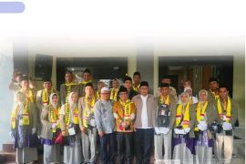 Pemkot Mataram lepas pemberangkatan 17 calon haji kuota cadangan 