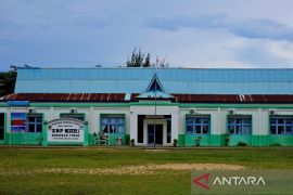 Pemkab Natuna melarang sekolah pungut biaya wisuda