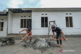 Pembangunan rumah bantuan korban kebakaran TPAS Puuwatu Kendari Page 1 Small