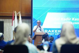 Menteri P2MI meminta siswa BLK Plumbon Cirebon asah kemampuan bahasa