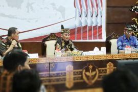 Gubernur Kalteng marah perusahaan tak hadiri undangan rapat penanganan jalan rusak