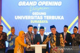 Menko PMK resmikan gedung baru UT Surabaya dan Salut Pesantren