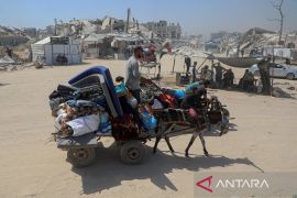 Serangan udara dan darat Israel berlanjut, warga gaza terpaksa mengungsi