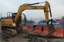 Jasamarga lanjutkan kegiatan pemeliharaan jalan di Ruas Tol Jakarta-Cikampek