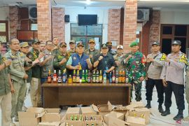 173 botol miras diamankan Satpol PP Bekasi dalam operasi yustisi