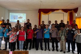 PLN sosialisasikan bahaya listrik bagi warga Kecamatan Omesuri