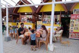 Pantai eks Pelabuhan Ampenan Mataram siap jadi wisata halal