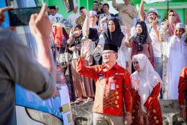 Penjabat Wali Kota Banjarbaru ingatkan jamaah calon haji jaga akhlak mulia