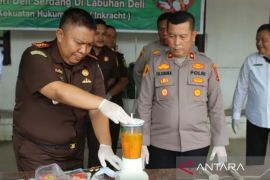 Cabjari Deli Serdang di Labuhan Deli musnahkan sejumlah barang bukti hasil kejahatan