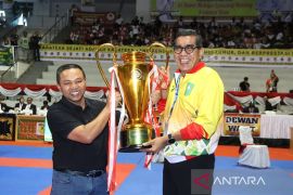 Gubernur tutup Kejurnas, Karateka Riau boyong delapan medali