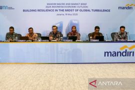 Tabungan masyarakat kelas bawah mulai membaik pada Mei 2025