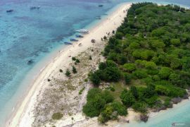 Pulau Tabuhan terus terkikis abrasi