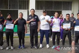 Pemprov Gorontalo serahkan bonus atlet PON yang tertunda