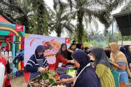 Honda Babel hadirkan kehangatan kebersamaan lewat makan besar di Dusun Penegak
