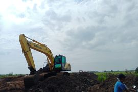 Warga Kota Serang keluhkan proyek yang sebabkan jalan berdebu dan licin