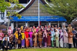 Keluarga besar LLDIKTI Wilayah X peringati Hardiknas Tahun 2025