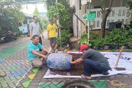 Kampung Edukasi Sampah Sidoarjo panen kompos dari sumur resapan