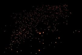 2.569 lampion terangi langit Borobudur, simbol harapan di Waisak 2025