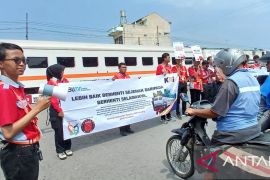 Daop 7 Madiun sosialisasi keselamatan di pelintasan kereta api