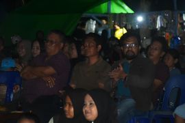 Warga Manggar histeris tonton Shabrina Indonesian Idol, Wabup sebut layak Juara