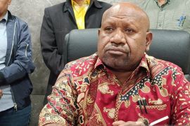 Pemkab mengatur distribusi bahan pokok dari luar Jayawijaya