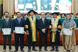 Rektor sampaikan pesan penting pada Dies Natalis Ke-32 FISIP Unand