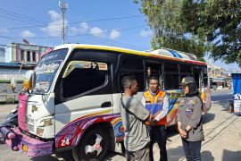 BPTD NTT sosialisasikan wajib masuk Terminal Bimoku kepada sopir bus