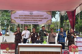 Kejari Agam musnahkan barang bukti 54 perkara selama 2025